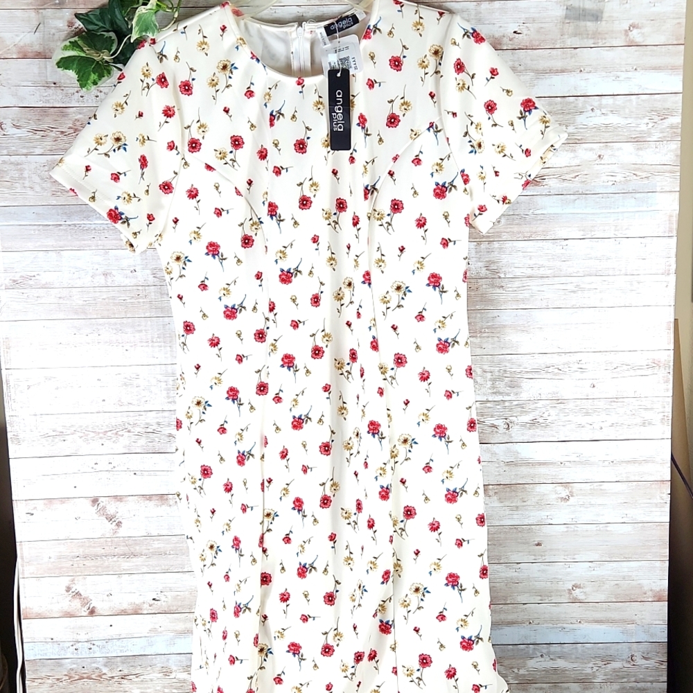NWT, NADINE WEST, Women's Ivory w/ Red floral dress, round neck, Sz 1XL - Picture 4 of 11